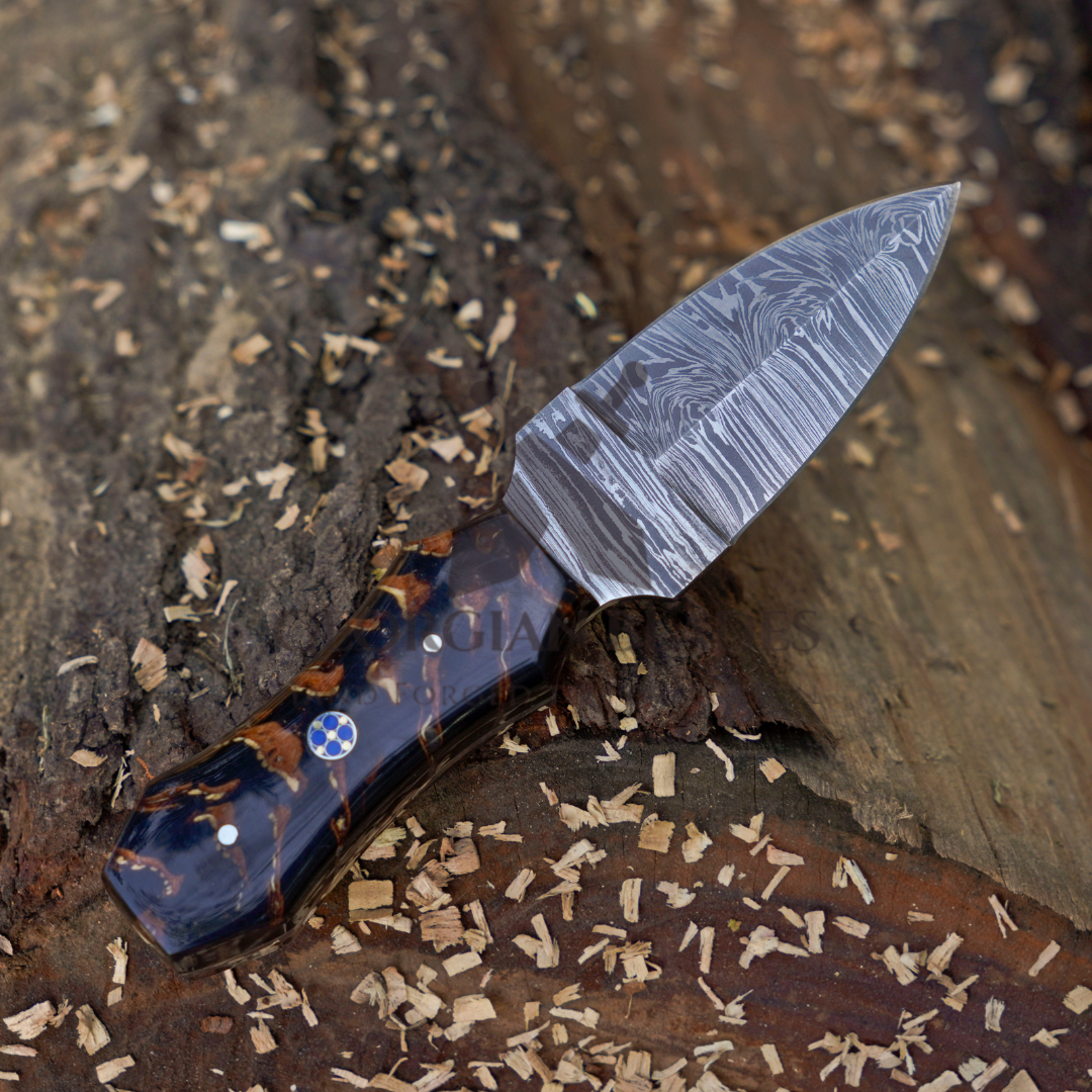 Damascus Steel Pine Cone Knife
