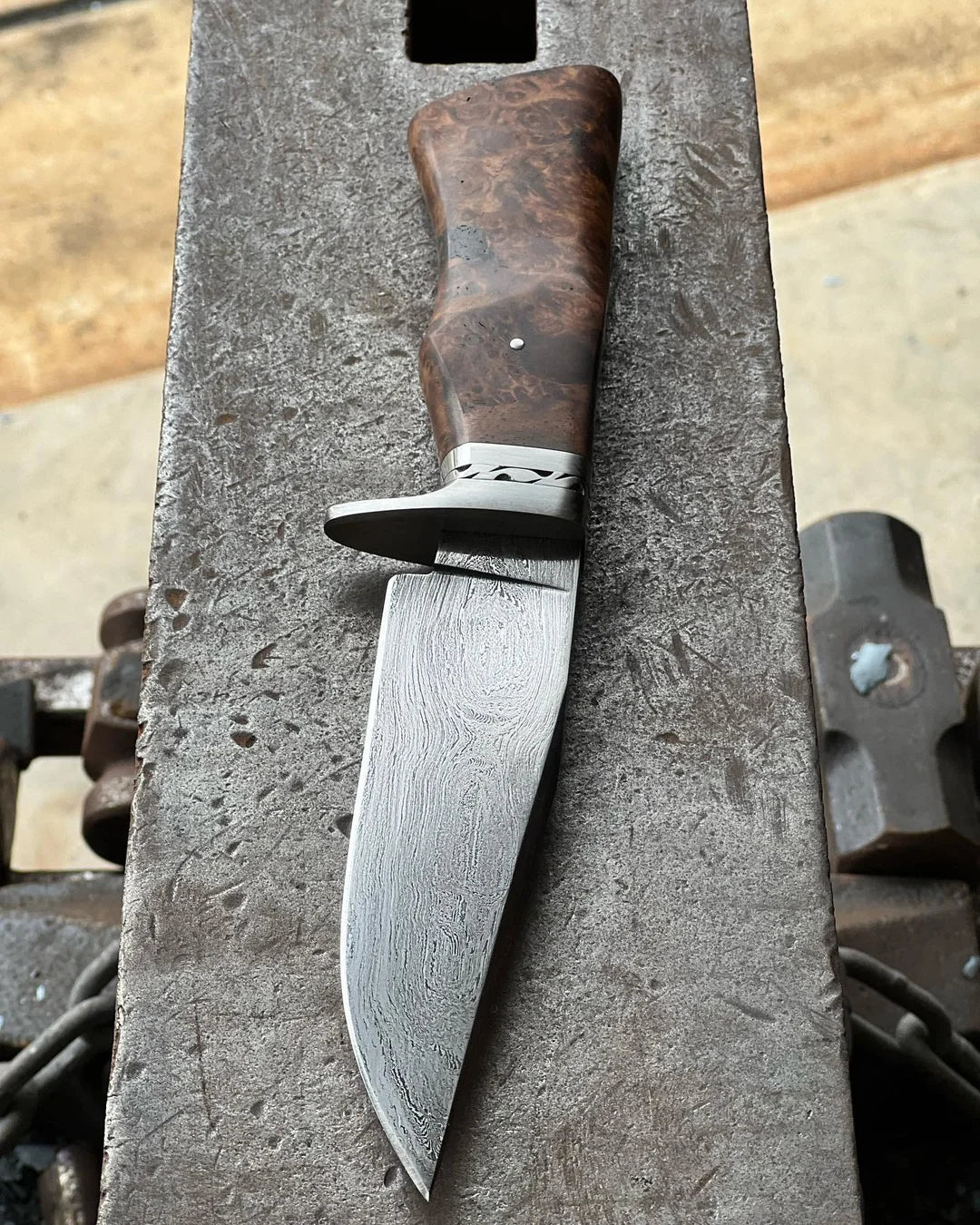 Outdoorsmen Engraved Damascus Knife