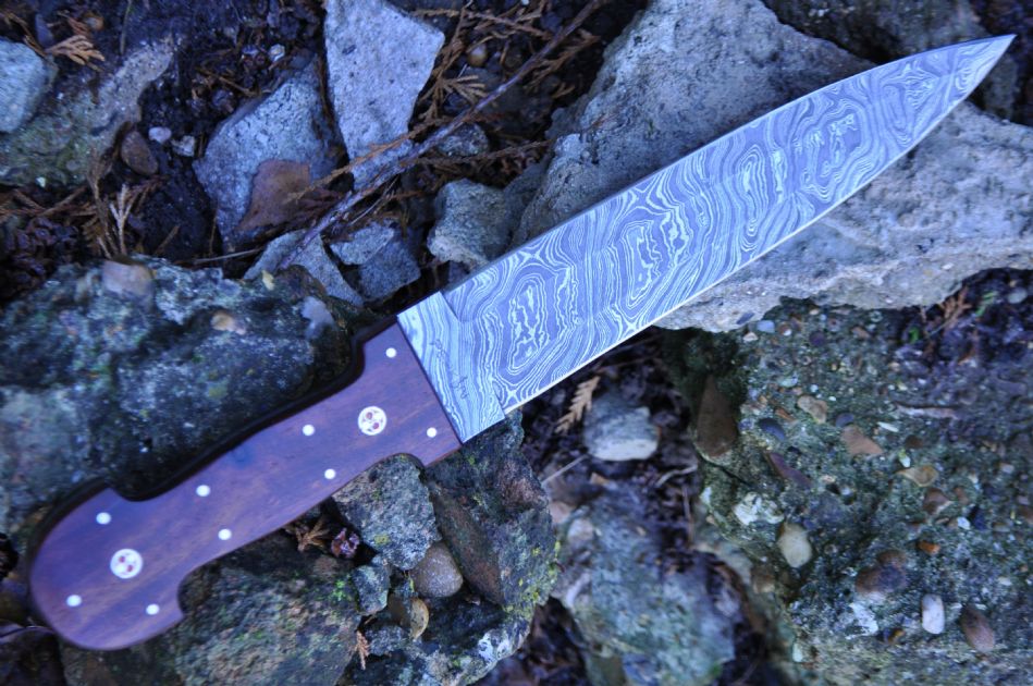 Handcrafted Damascus Hunting Knife