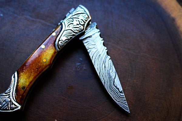 Damascus Steel Handmade Pocket Knife